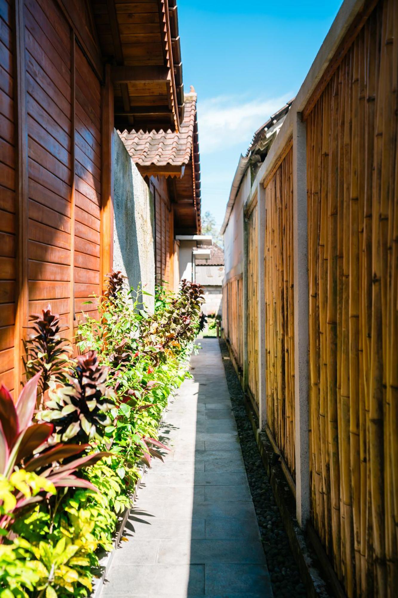 Ngesil Private Joglo & Pool Hotel Ubud  Exterior photo